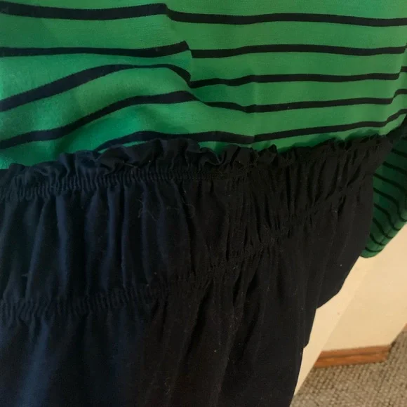 Navy and green crown and ivy shirt - Picture 2 of 3